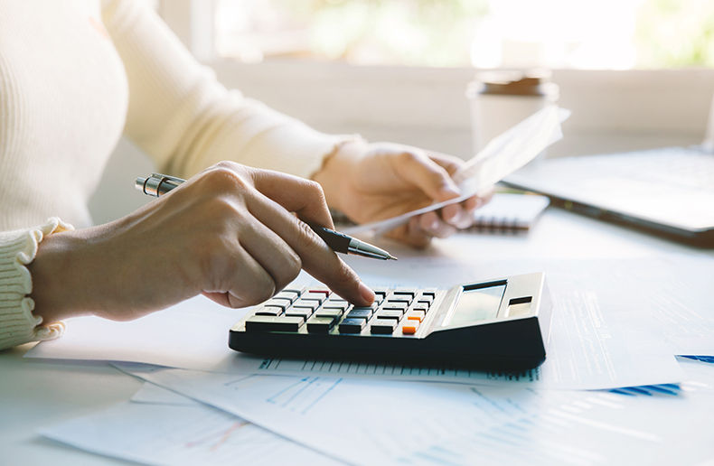 Polices d’assurance vie étrangères : naviguer dans les règles fiscales canadiennes