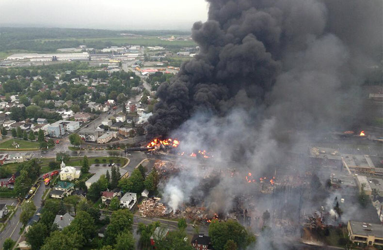Train de la mort à Lac-Mégantic : lʼindustrie mobilisée sur le terrain
